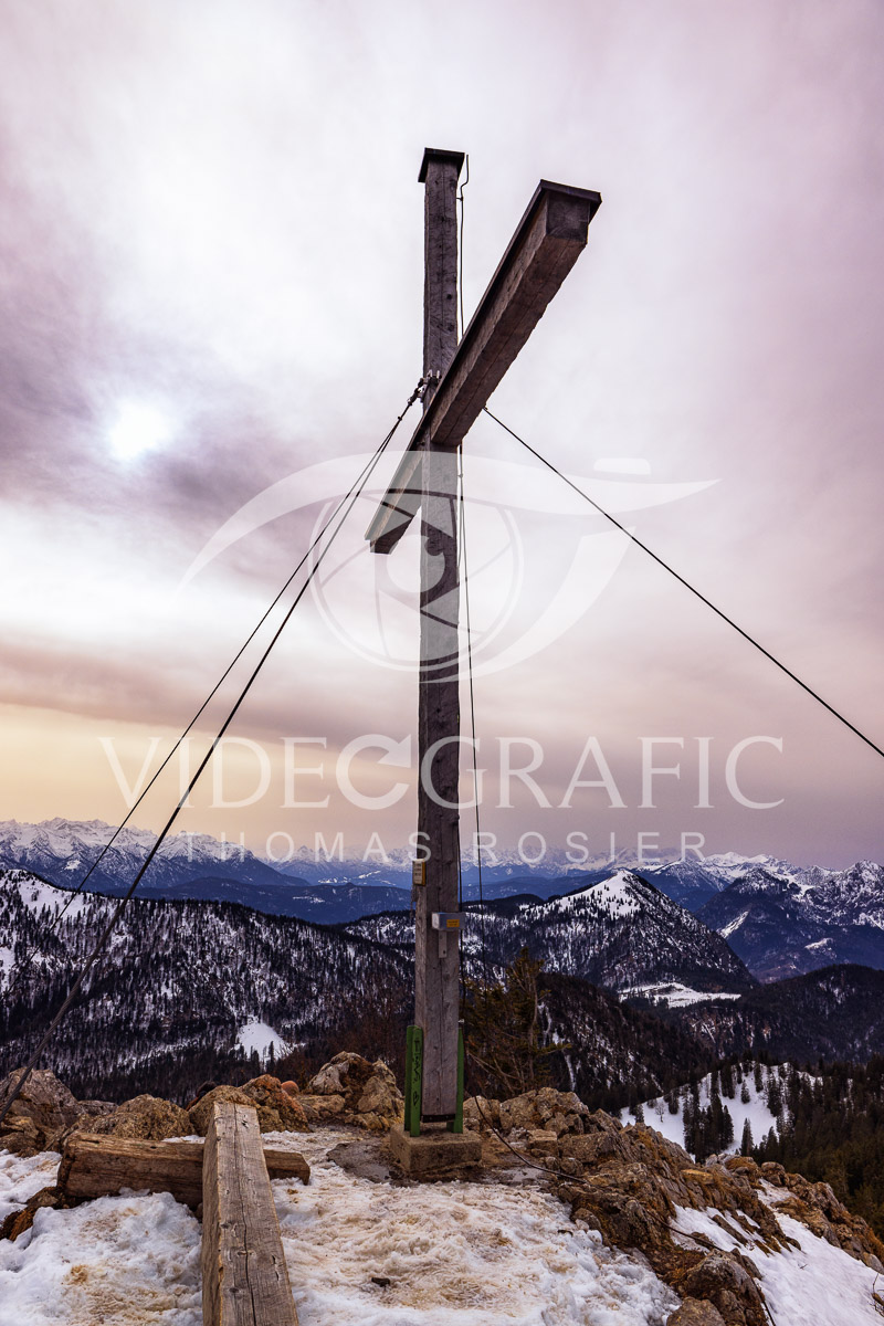 Summit-Crosses-549.jpg