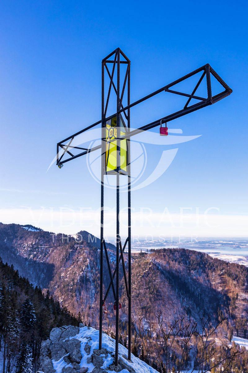 Summit-Crosses-555.jpg
