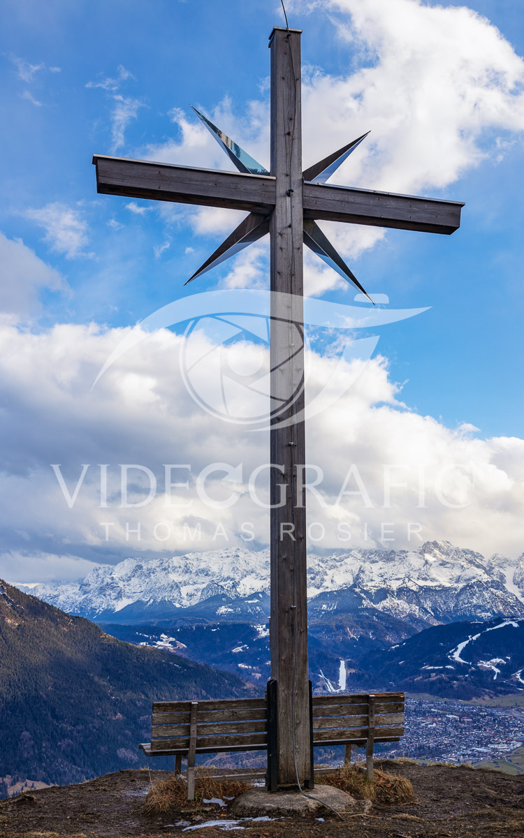 Summit-Crosses-561.jpg