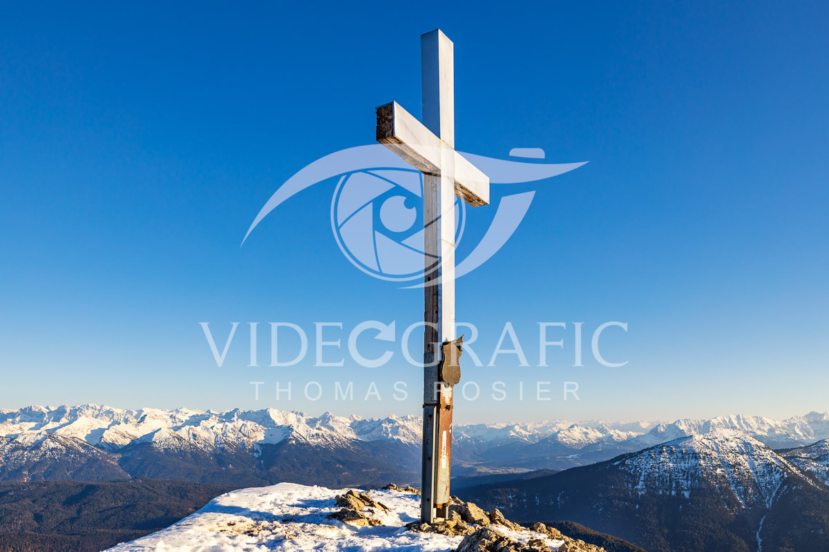 Summit-Crosses-569.jpg