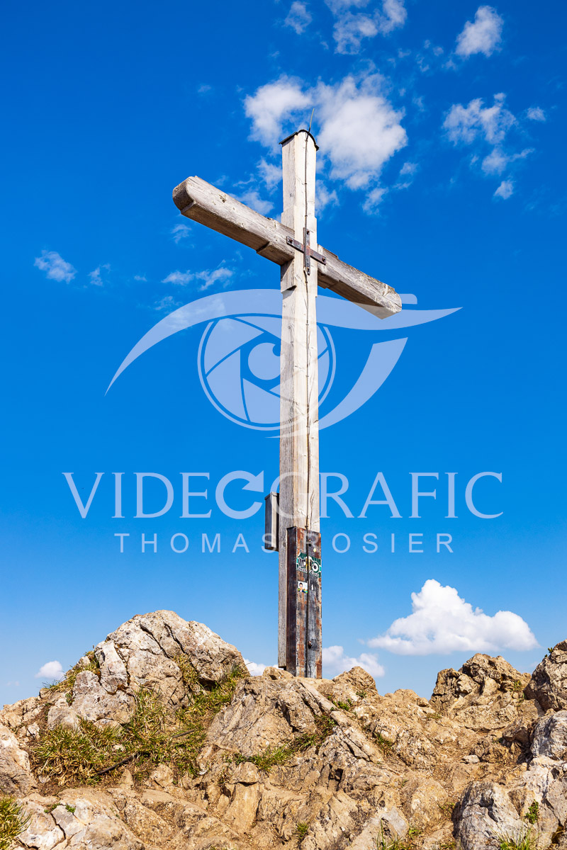 Summit-Crosses-575.jpg