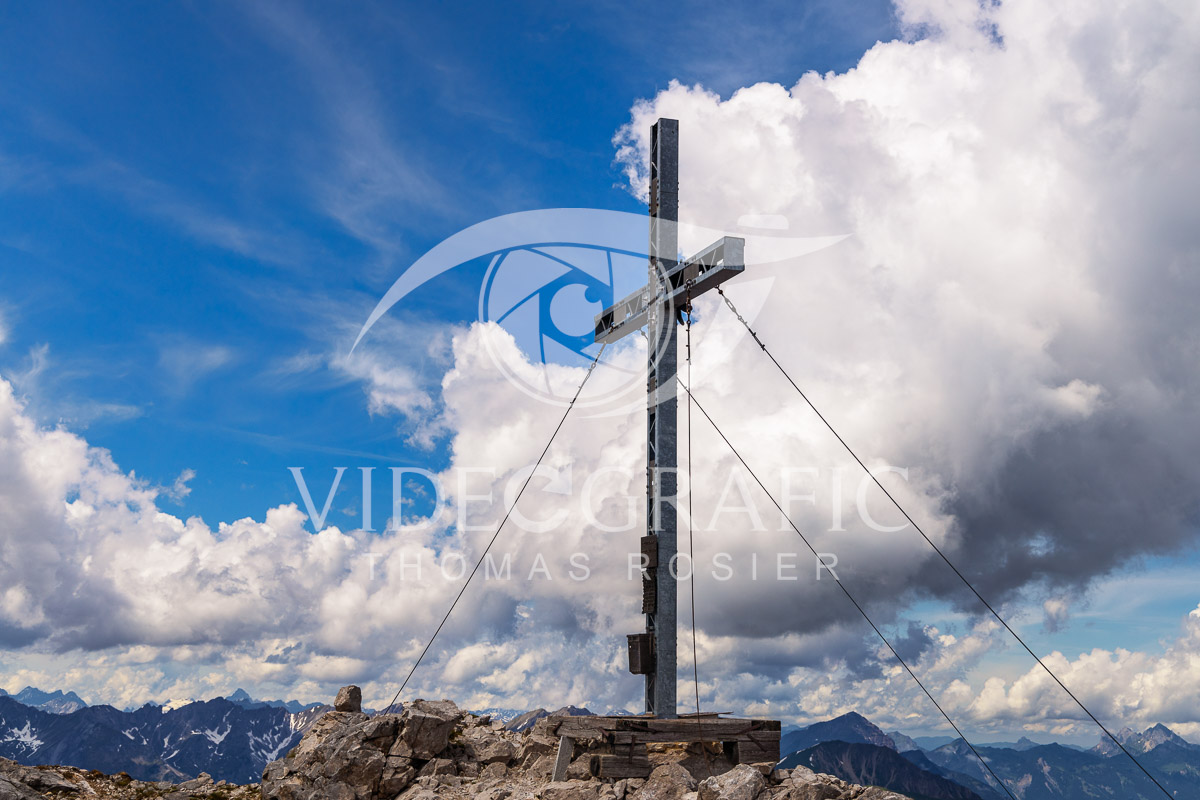 Summit-Crosses-581.jpg
