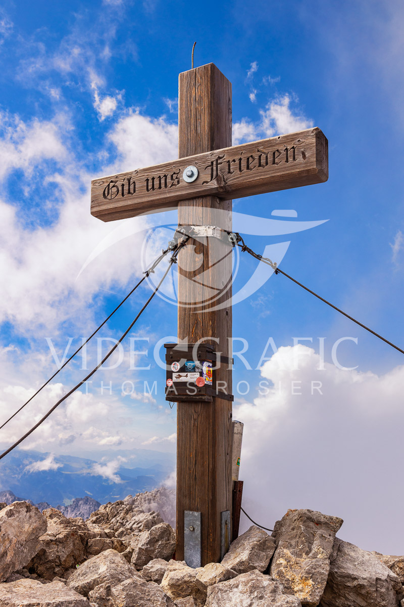Summit-Crosses-584.jpg