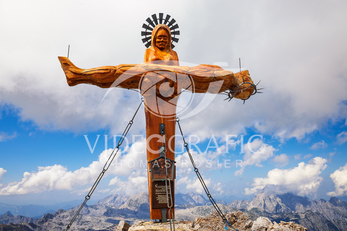 Summit-Crosses-594.jpg