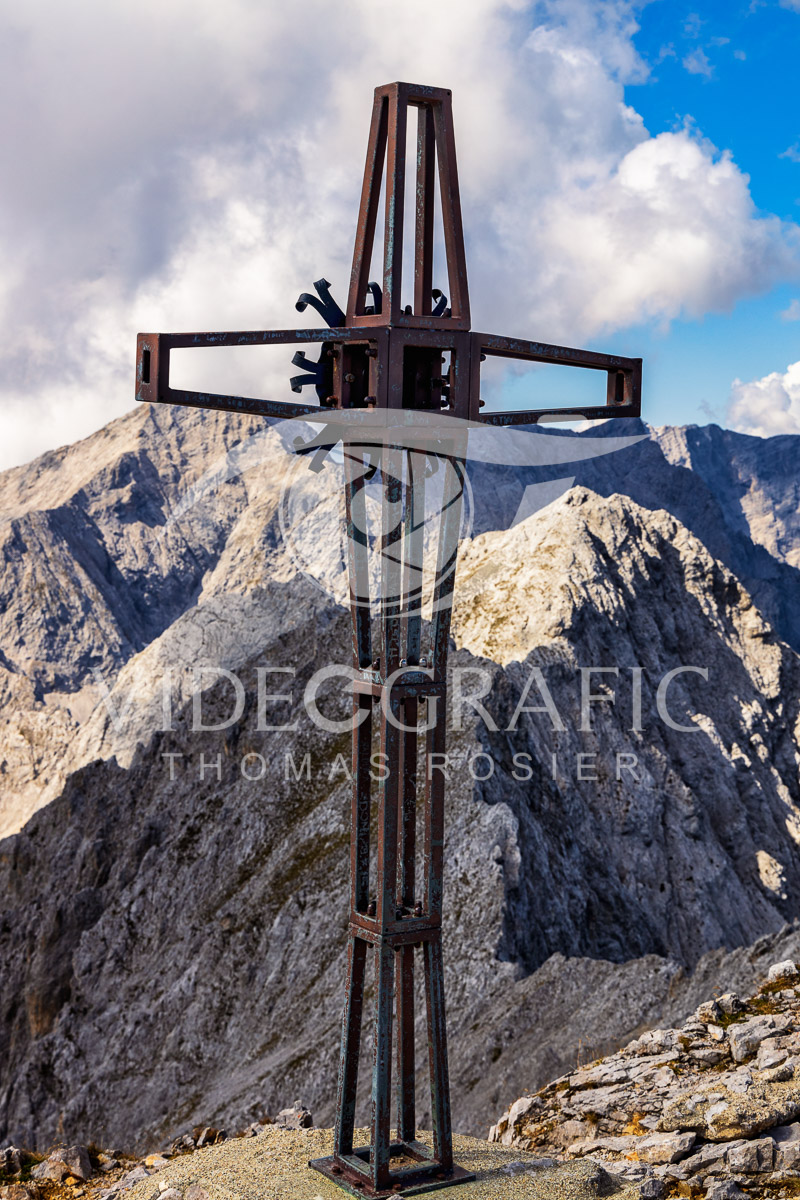 Summit-Crosses-599.jpg