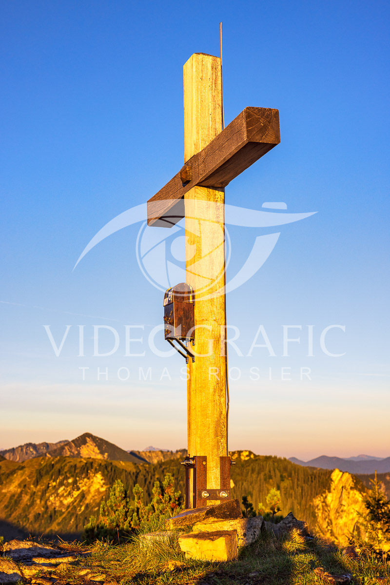 Summit-Crosses-603.jpg