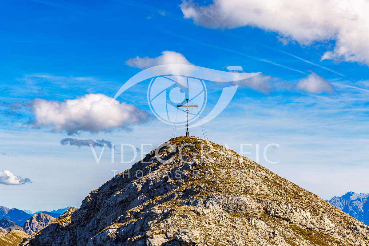 Summit-Crosses-608.jpg