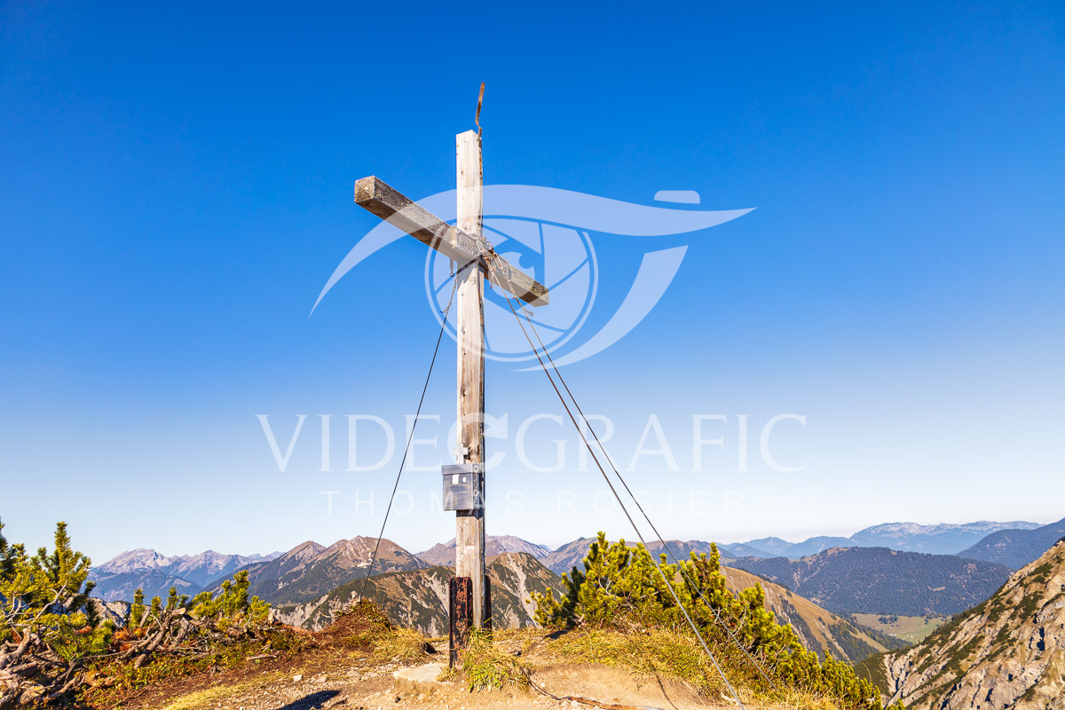 Summit-Crosses-612.jpg