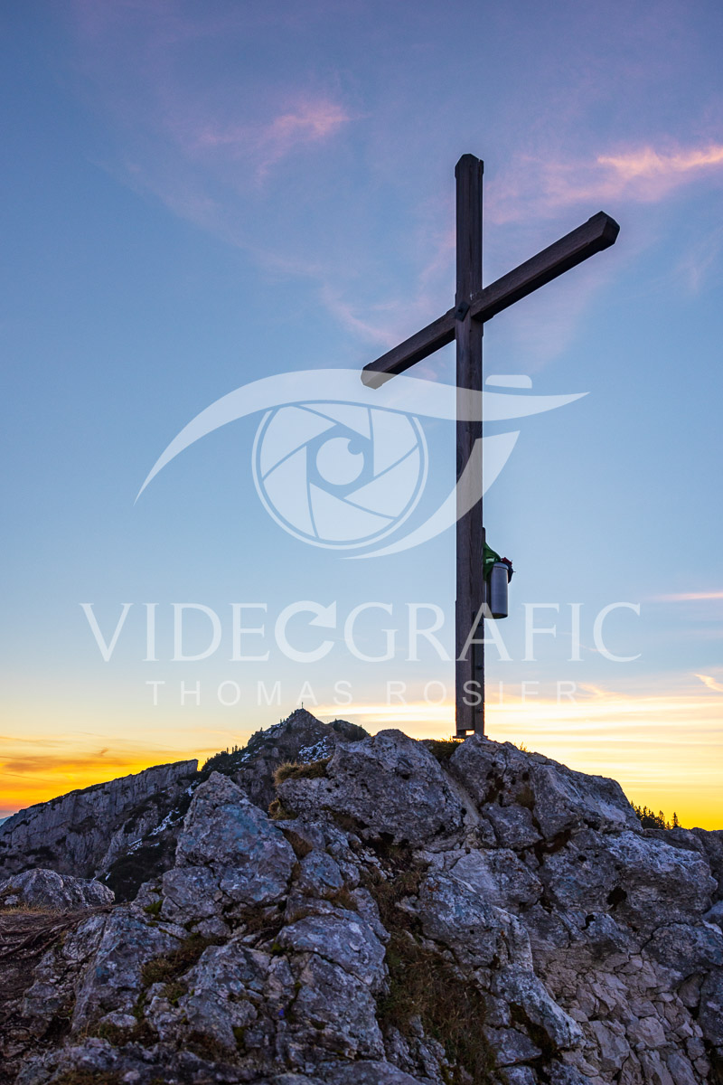 Summit-Crosses-614.jpg