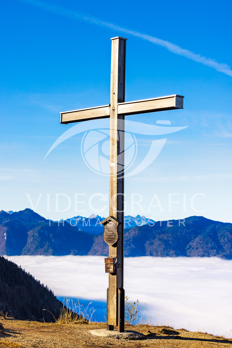 Summit-Crosses-624.jpg