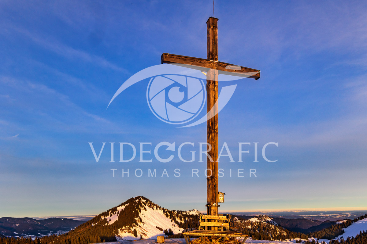 Summit-Crosses-627.jpg
