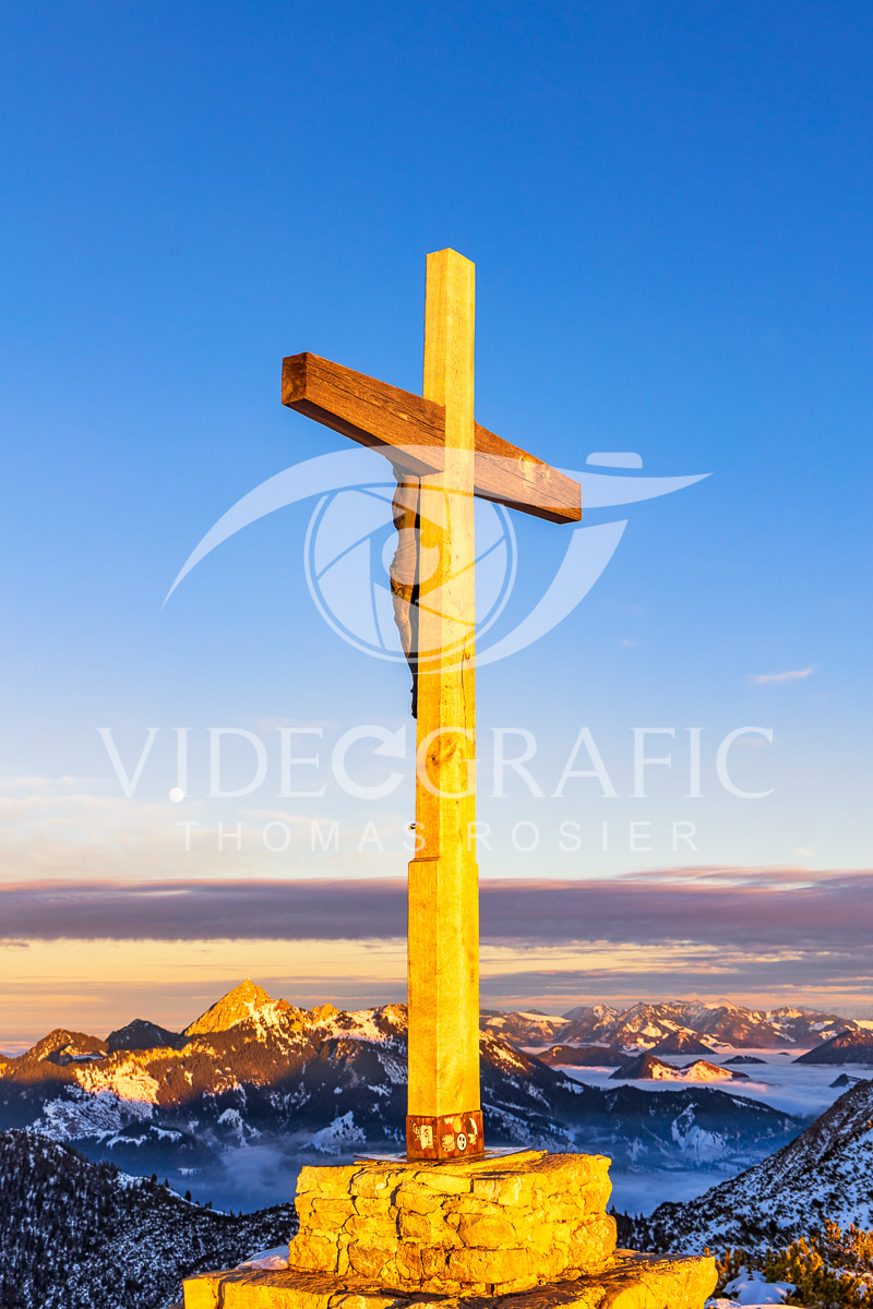 Summit-Crosses-628.jpg