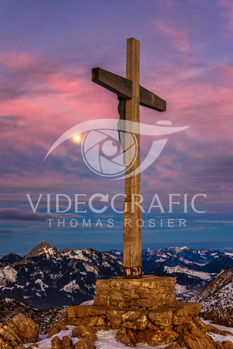 Summit-Crosses-629.jpg