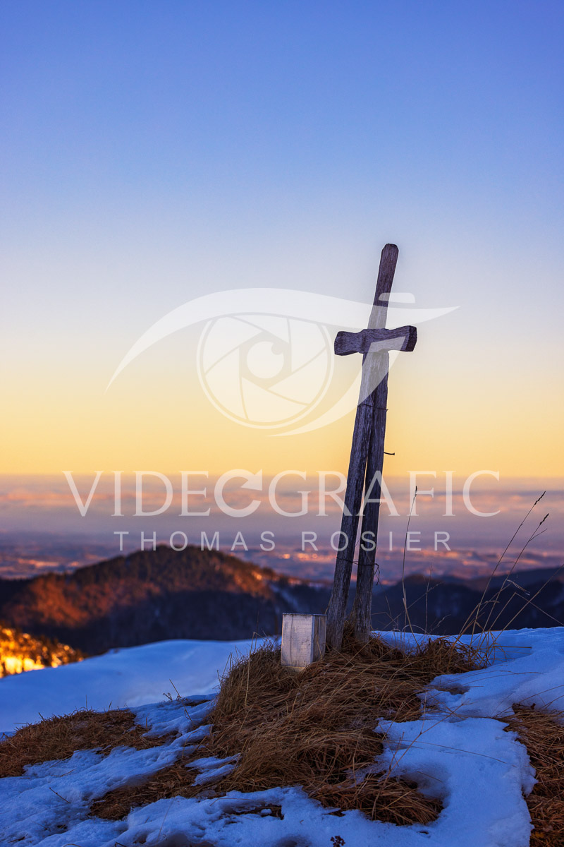 Summit-Crosses-630.jpg