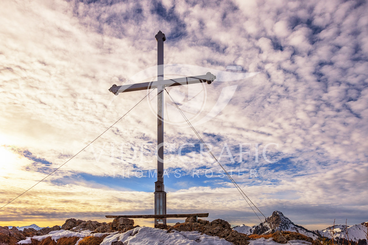 Summit-Crosses-633.jpg
