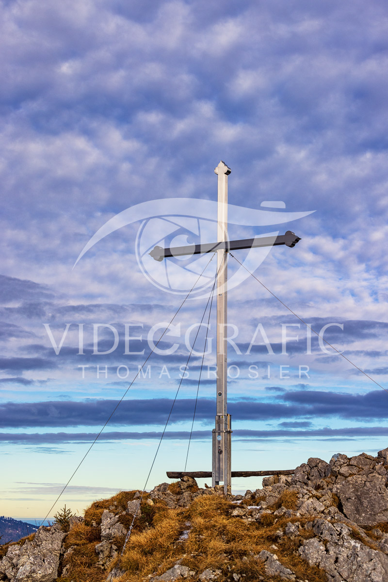 Summit-Crosses-635.jpg