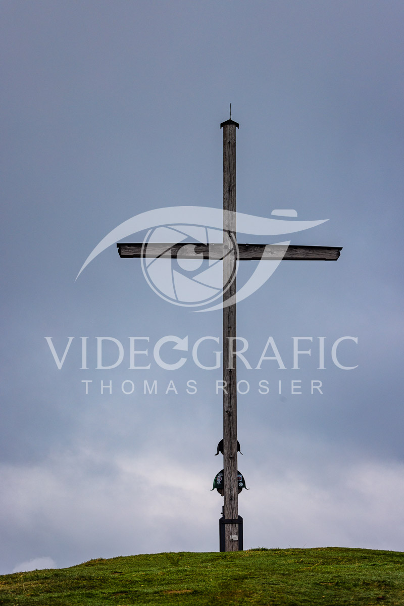 Summit-Crosses-644.jpg