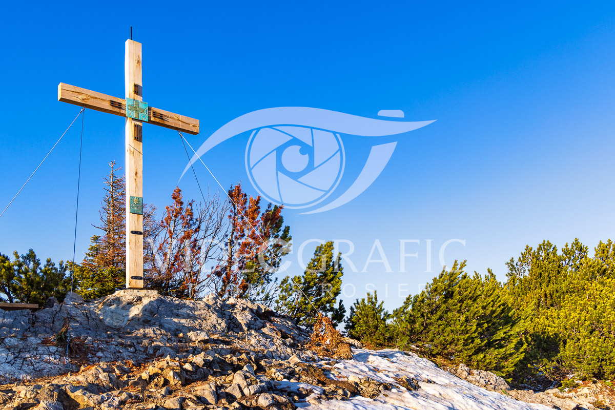 Summit-Crosses-647.jpg