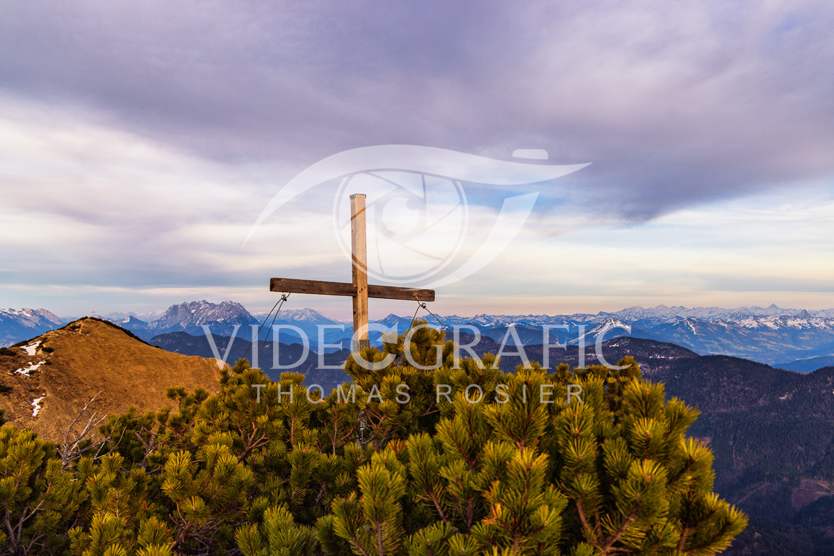 Summit-Crosses-649.jpg