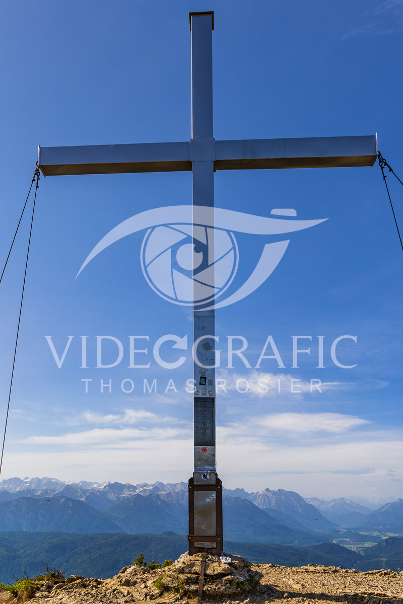 Summit-Crosses-656.jpg
