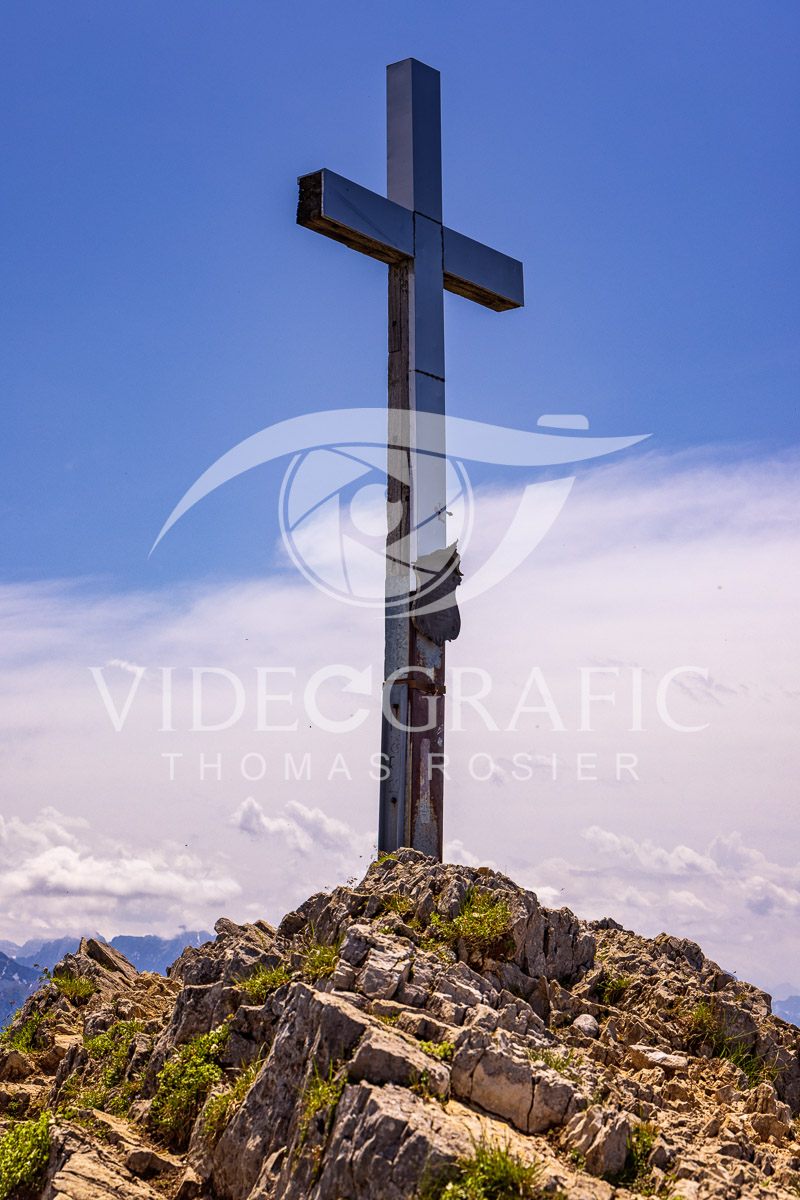 Summit-Crosses-658.jpg
