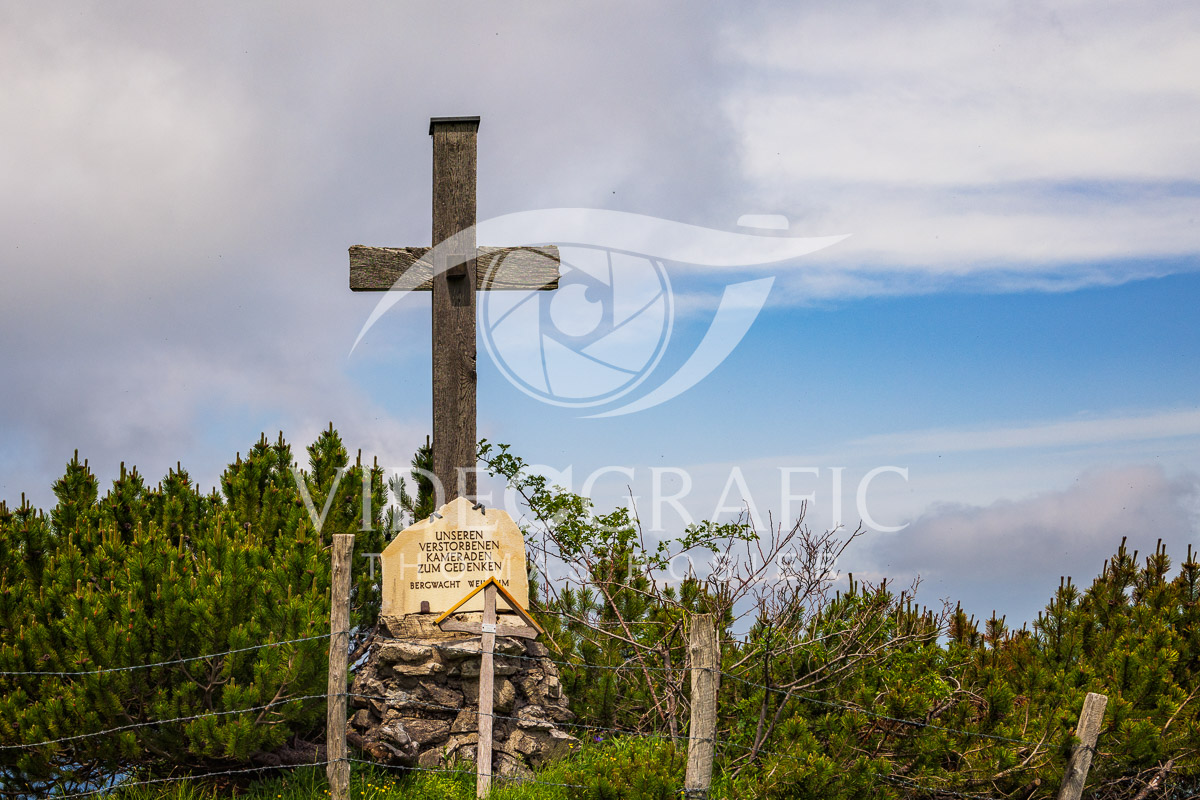 Summit-Crosses-659.jpg