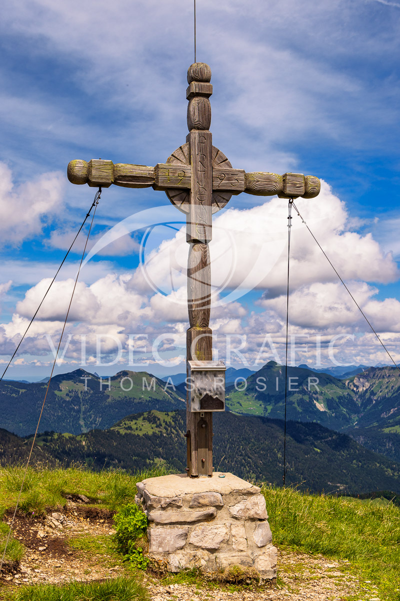 Summit-Crosses-662.jpg