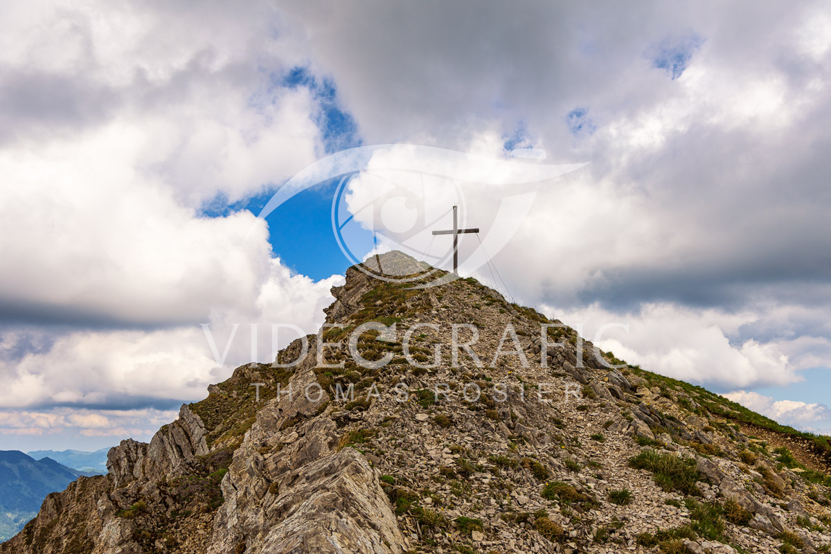 Summit-Crosses-666.jpg