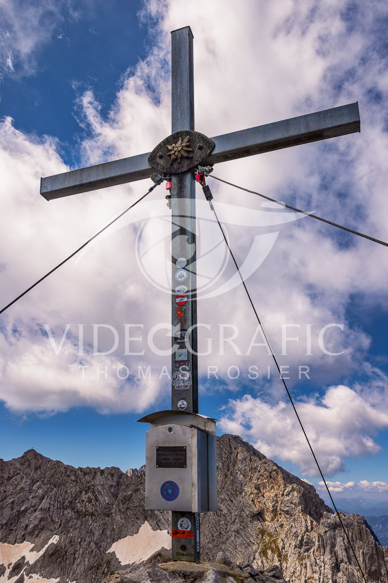 Summit-Crosses-669.jpg