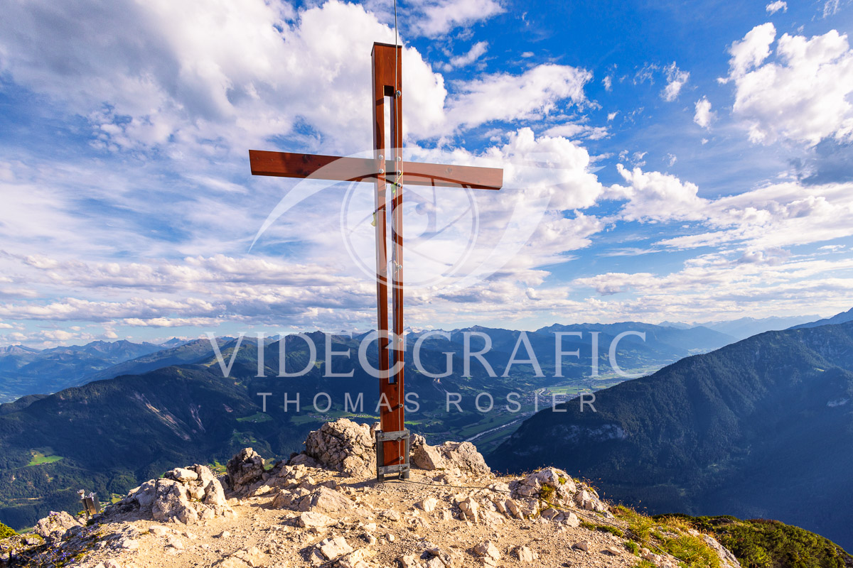 Summit-Crosses-671.jpg