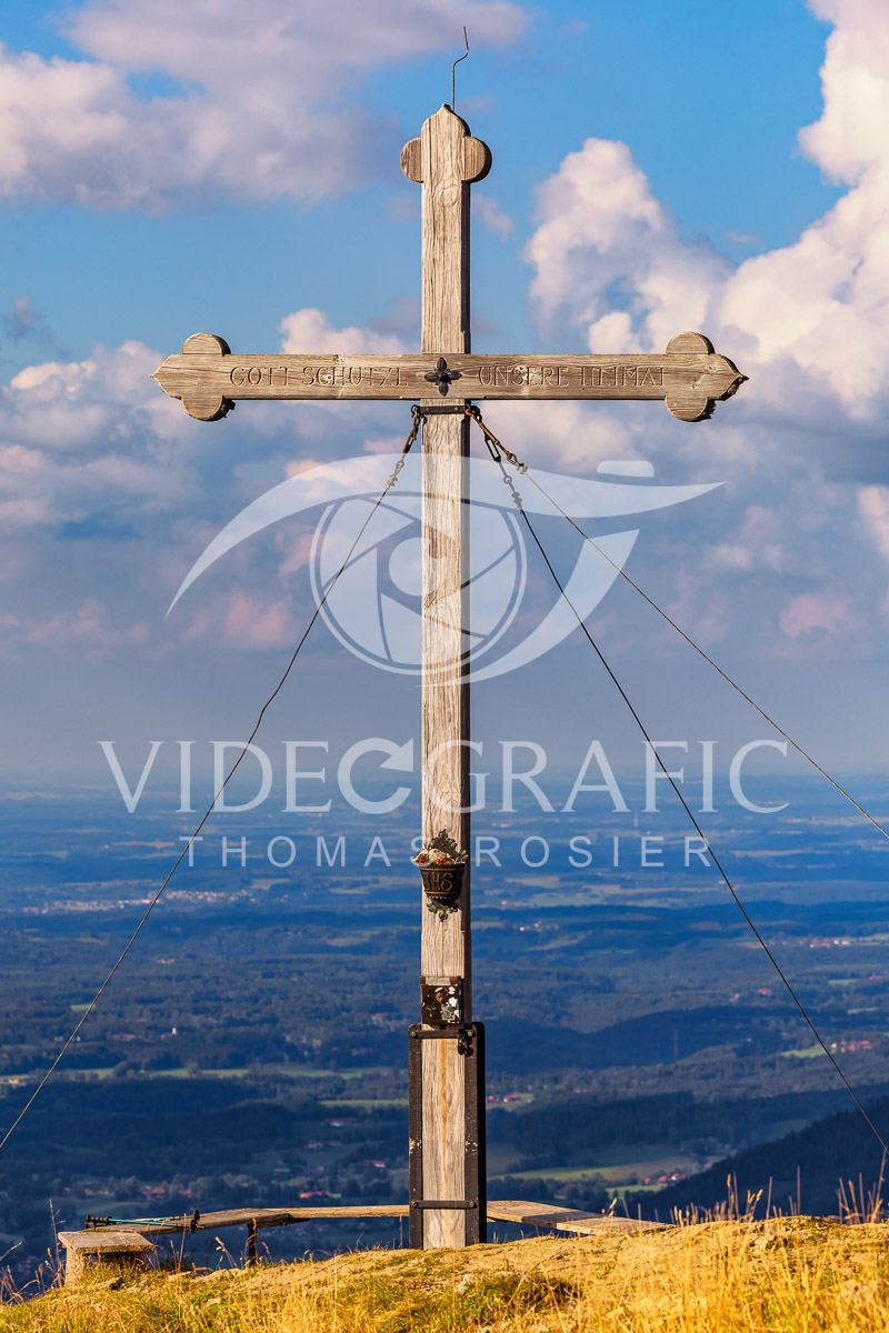 Summit-Crosses-672.jpg