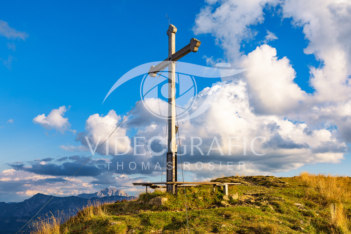 Summit-Crosses-675.jpg