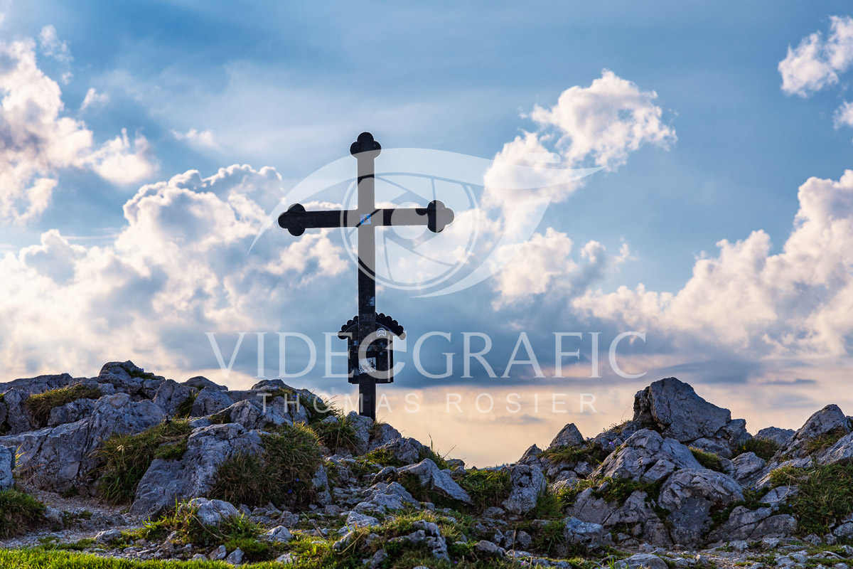 Summit-Crosses-678.jpg