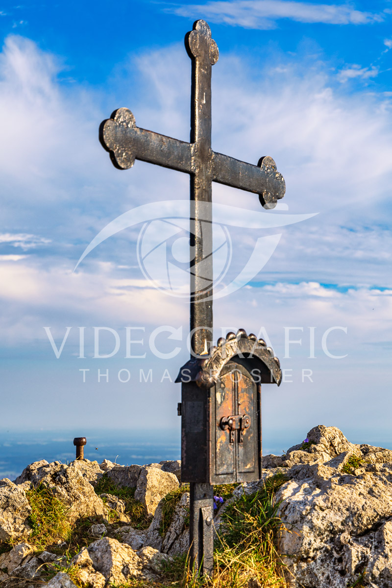 Summit-Crosses-679.jpg