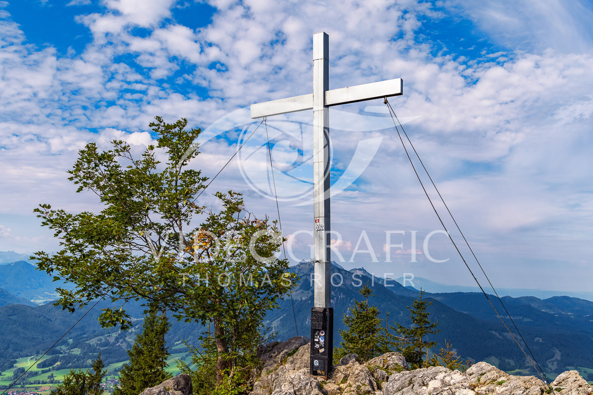 Summit-Crosses-680.jpg