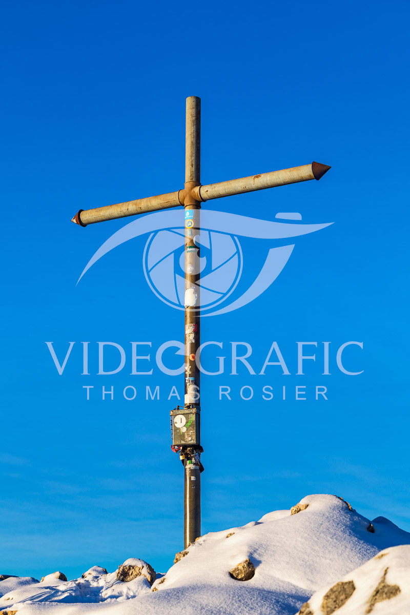 Summit-Crosses-693.jpg