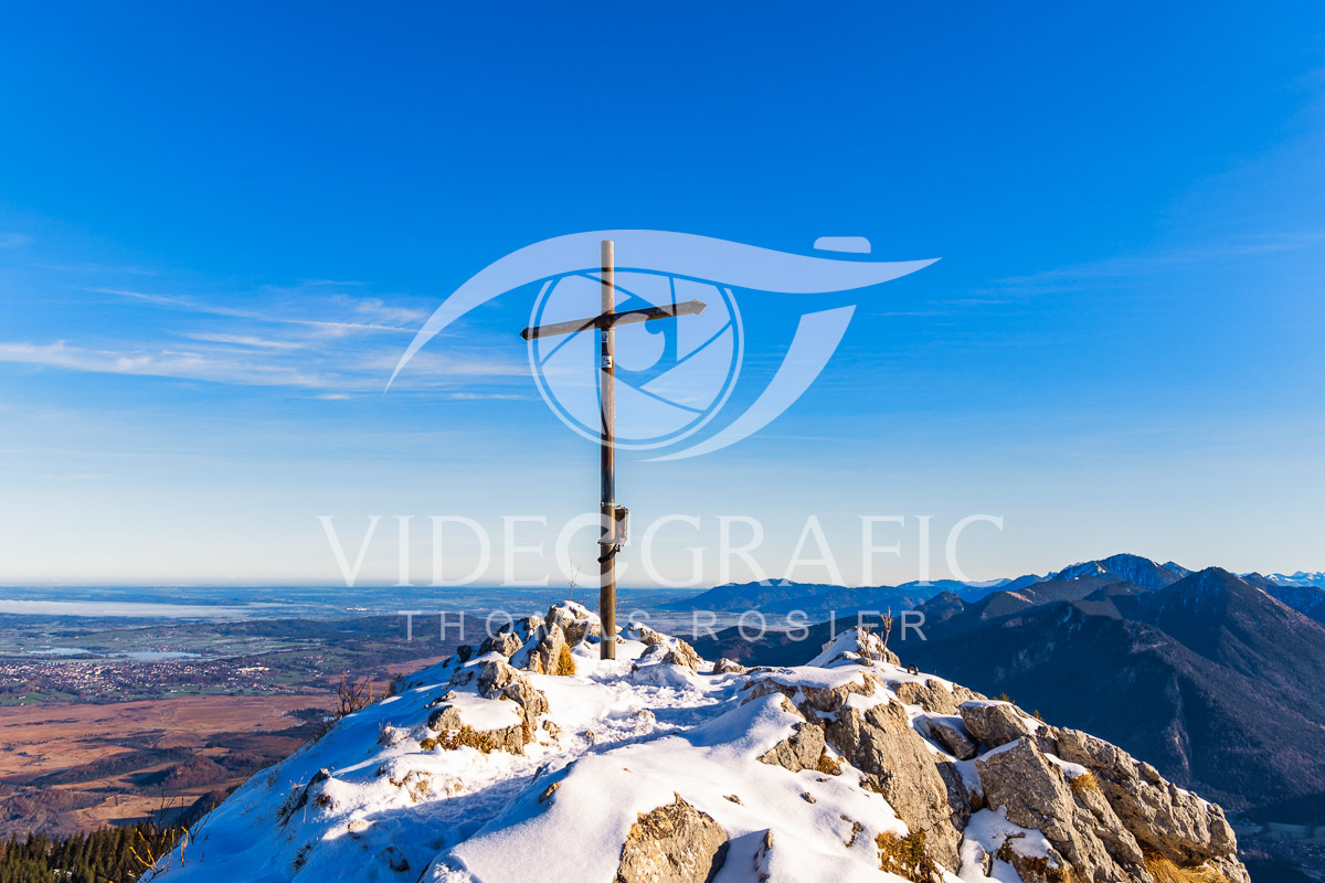 Summit-Crosses-695.jpg