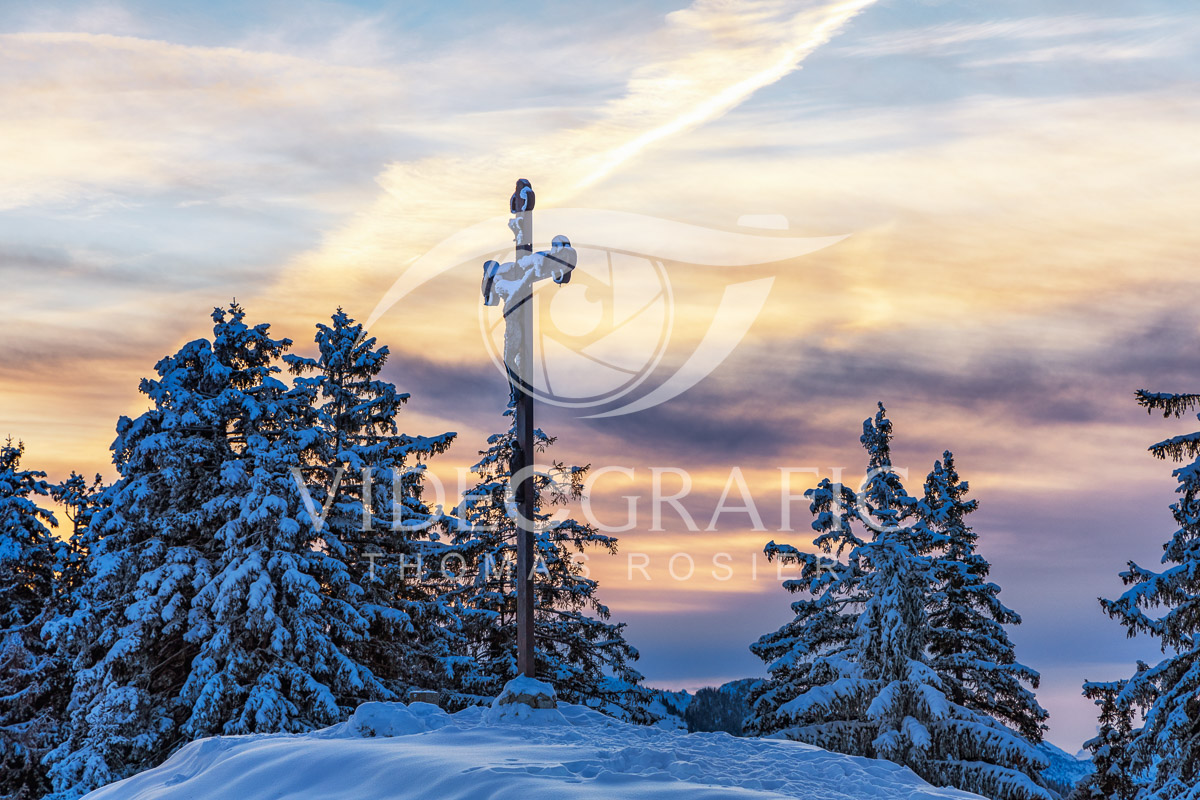Summit-Crosses-697.jpg