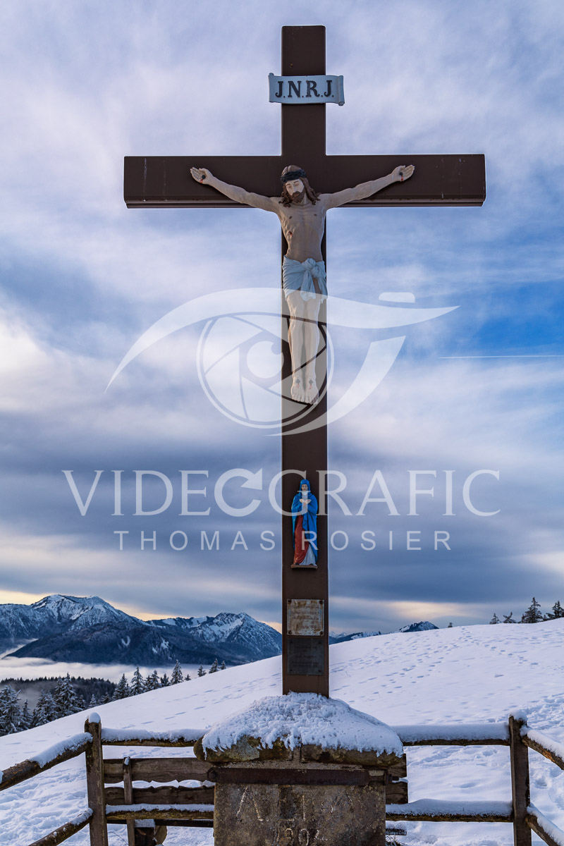 Summit-Crosses-701.jpg