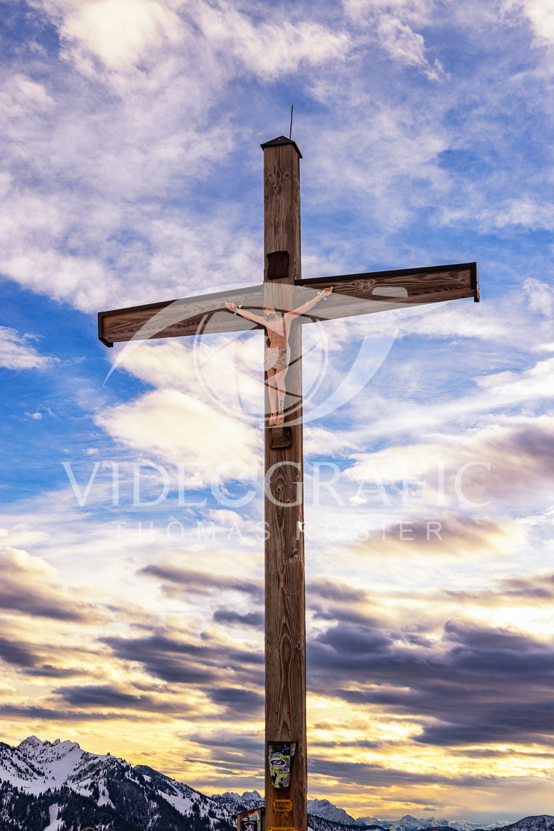 Summit-Crosses-704.jpg