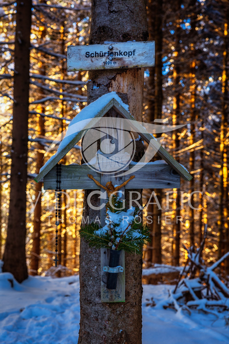 Summit-Crosses-707.jpg