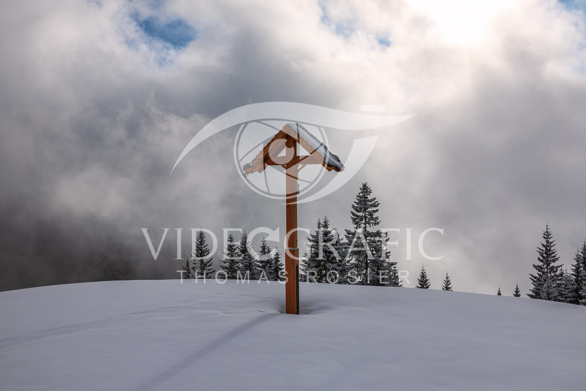 Summit-Crosses-708.jpg