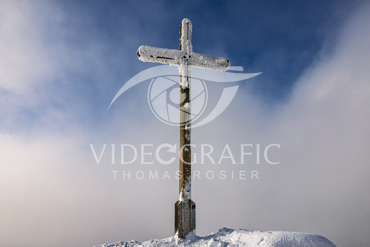 Summit-Crosses-709.jpg
