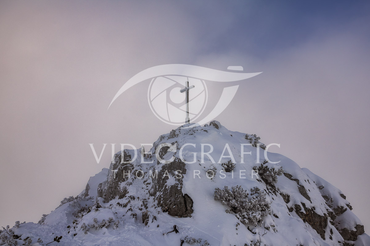 Summit-Crosses-710.jpg