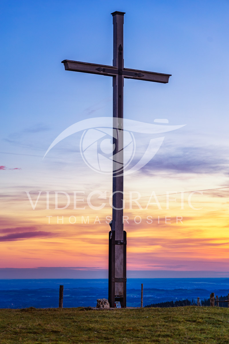 Summit-Crosses-715.jpg