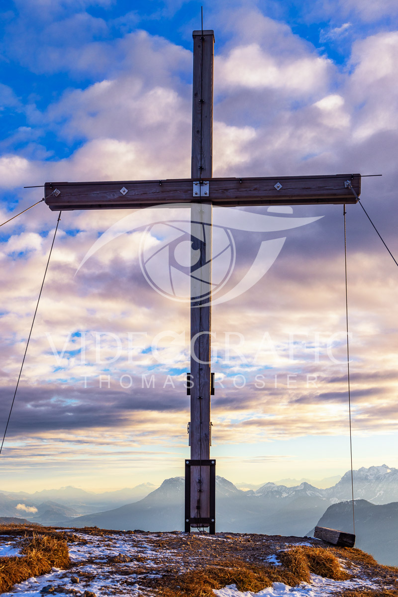 Summit-Crosses-726.jpg