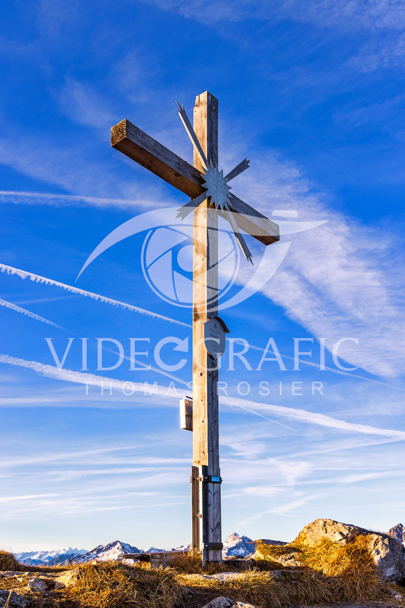 Summit-Crosses-729.jpg