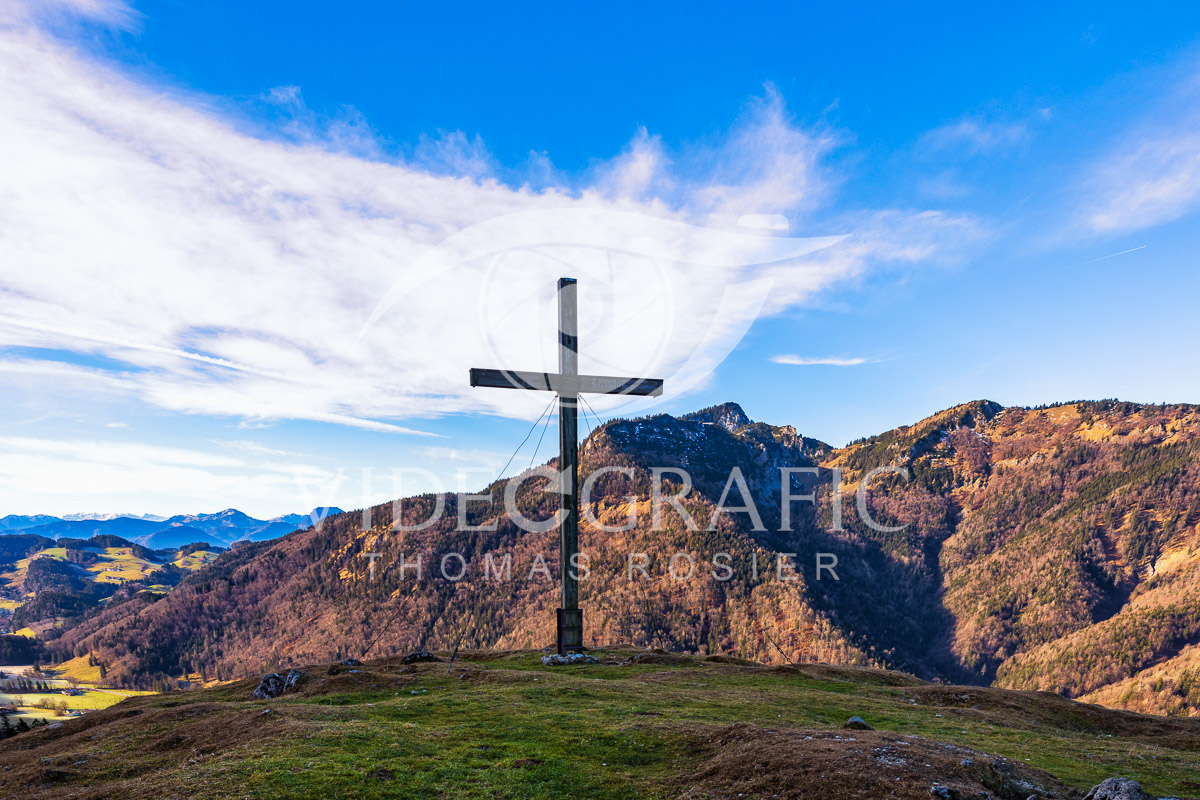 Summit-Crosses-735.jpg