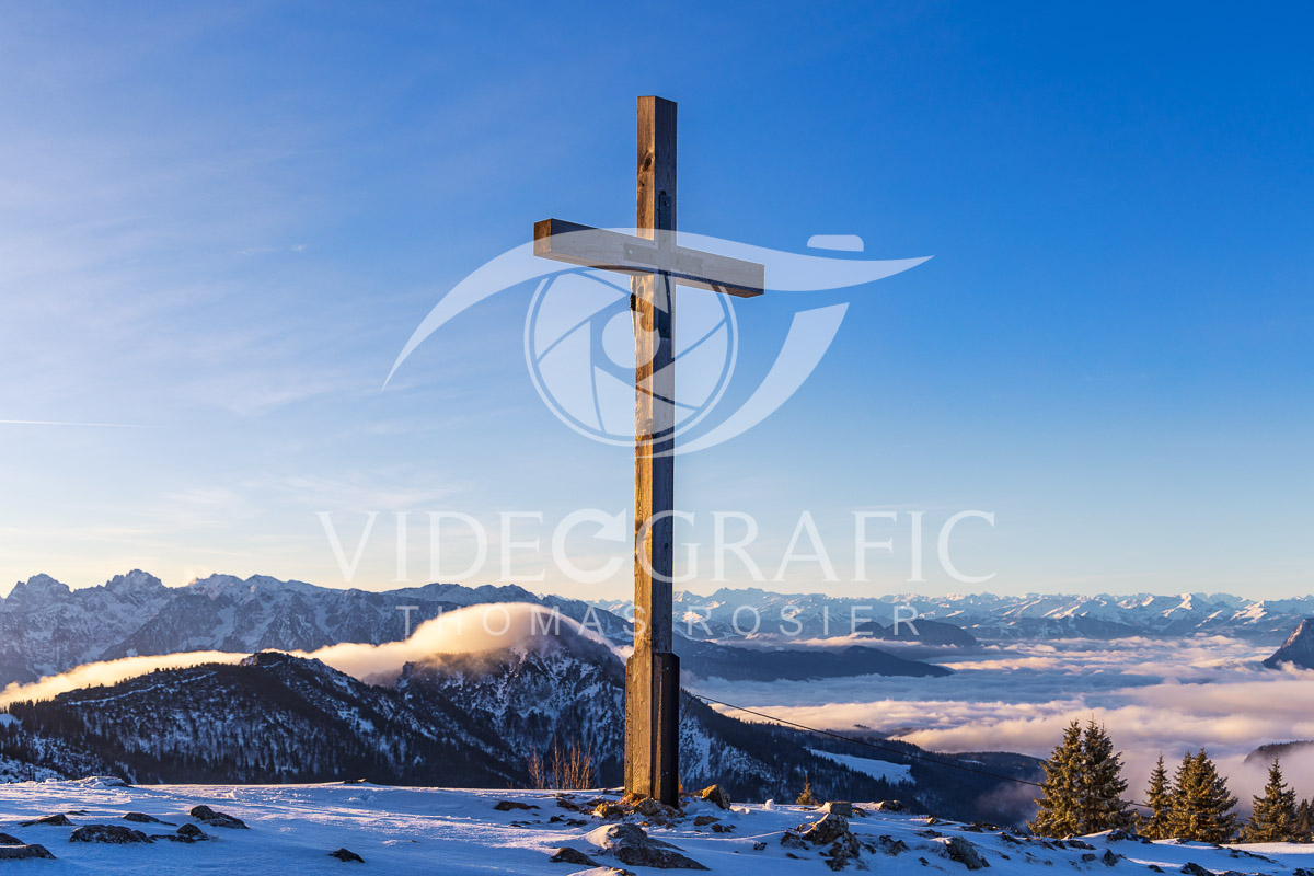 Summit-Crosses-737.jpg