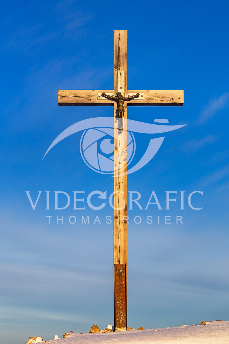 Summit-Crosses-738.jpg